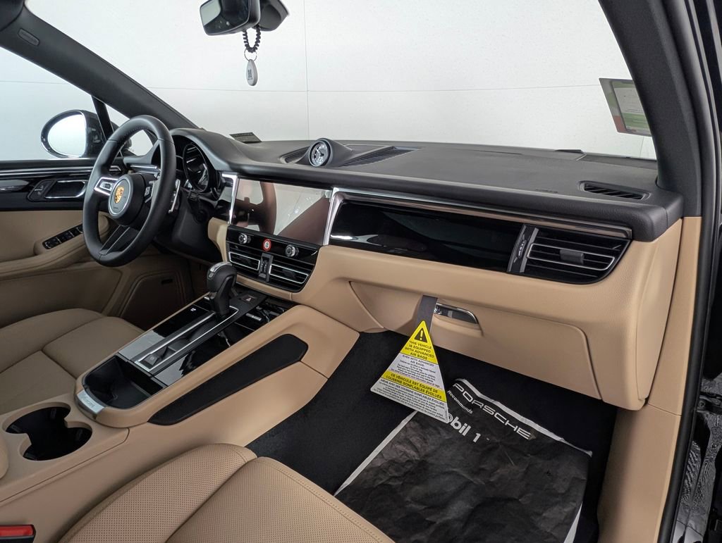 New 2026 Porsche Macan image 19