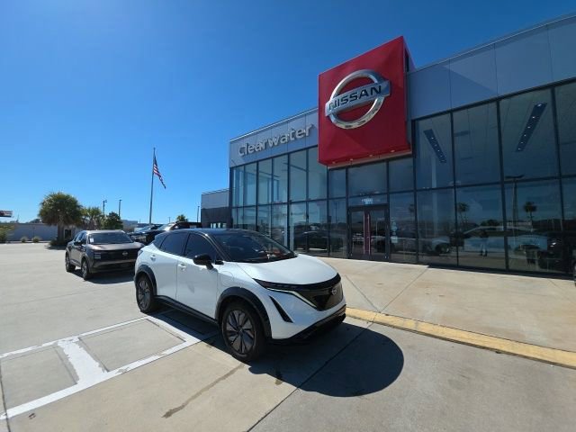 Used 2023 Nissan Ariya AWD image 2