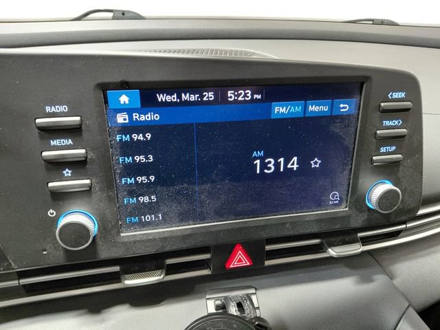 Used 2022 Hyundai Elantra SE image 28