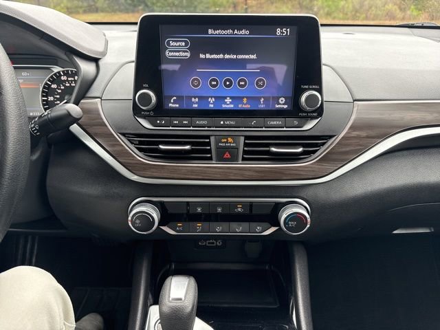 Used 2024 Nissan Altima 2.5 SV FWD image 21