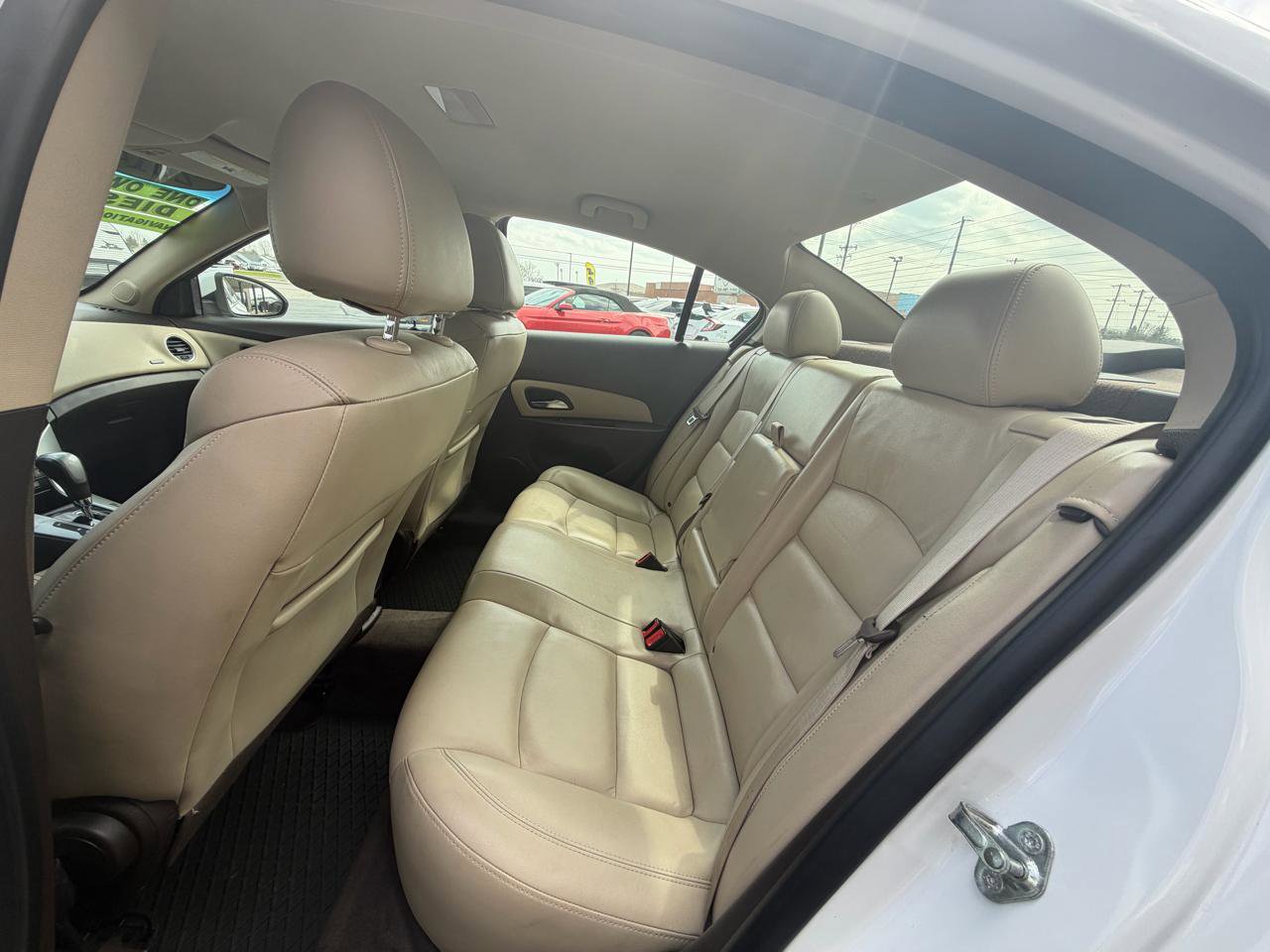 Used 2014 Chevrolet Cruze Diesel image 11