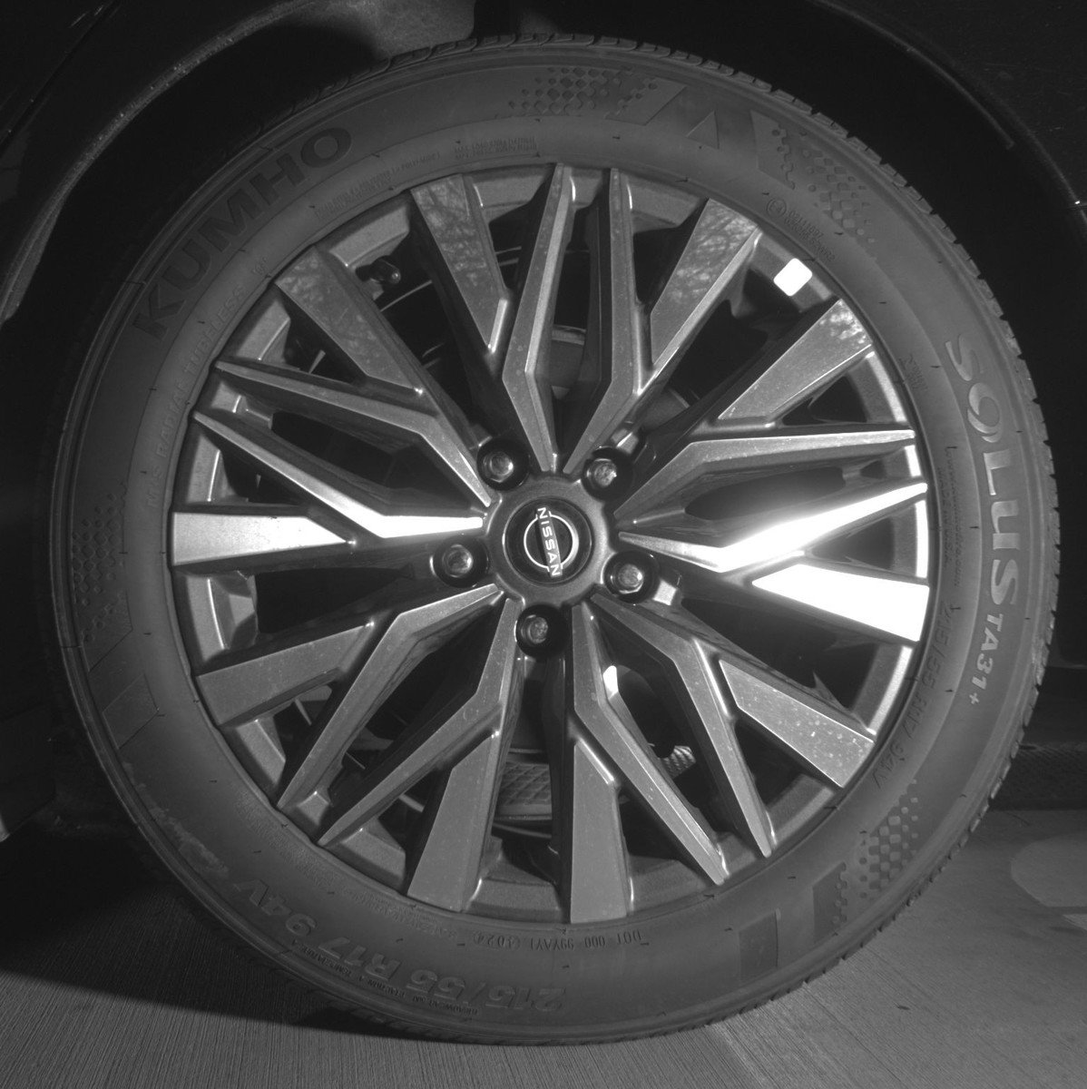 Used 2025 Nissan Altima 2.5 SV FWD image 14