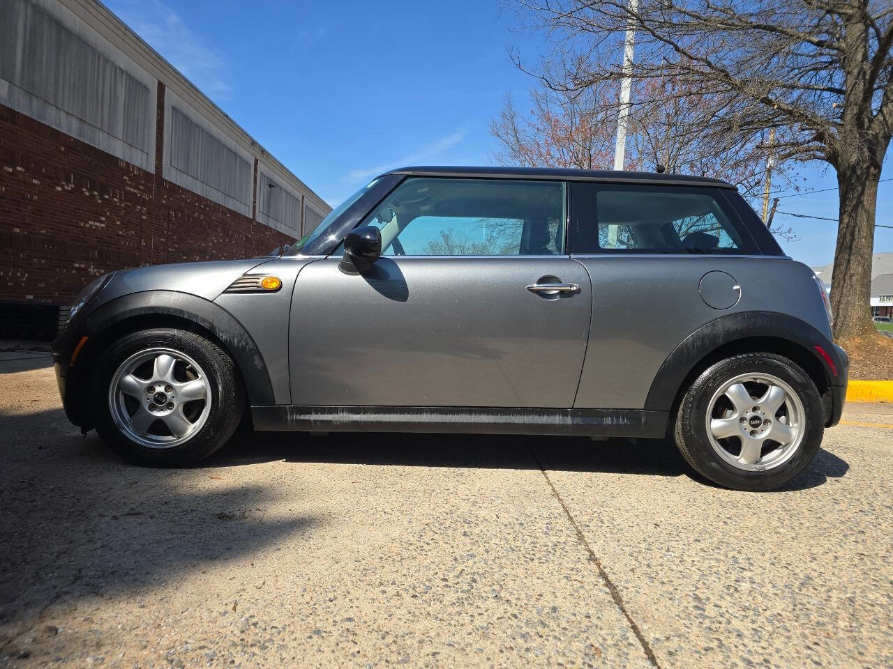 Used 2010 MINI Cooper Hardtop image 4