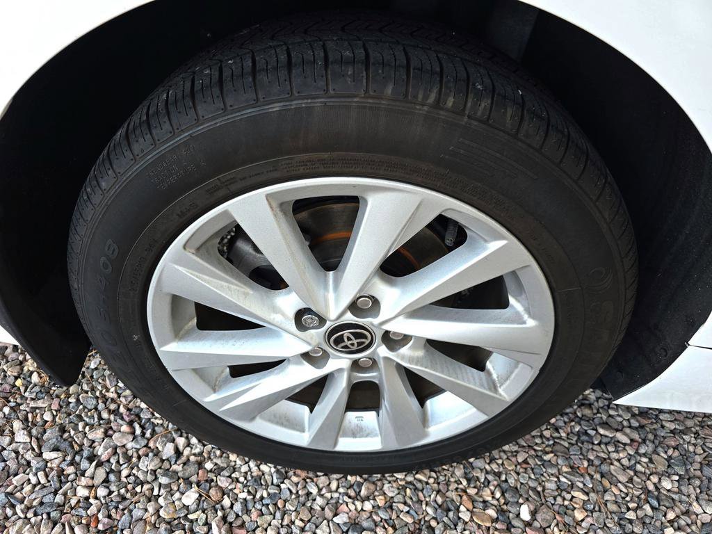 Used 2021 Toyota Camry LE image 37