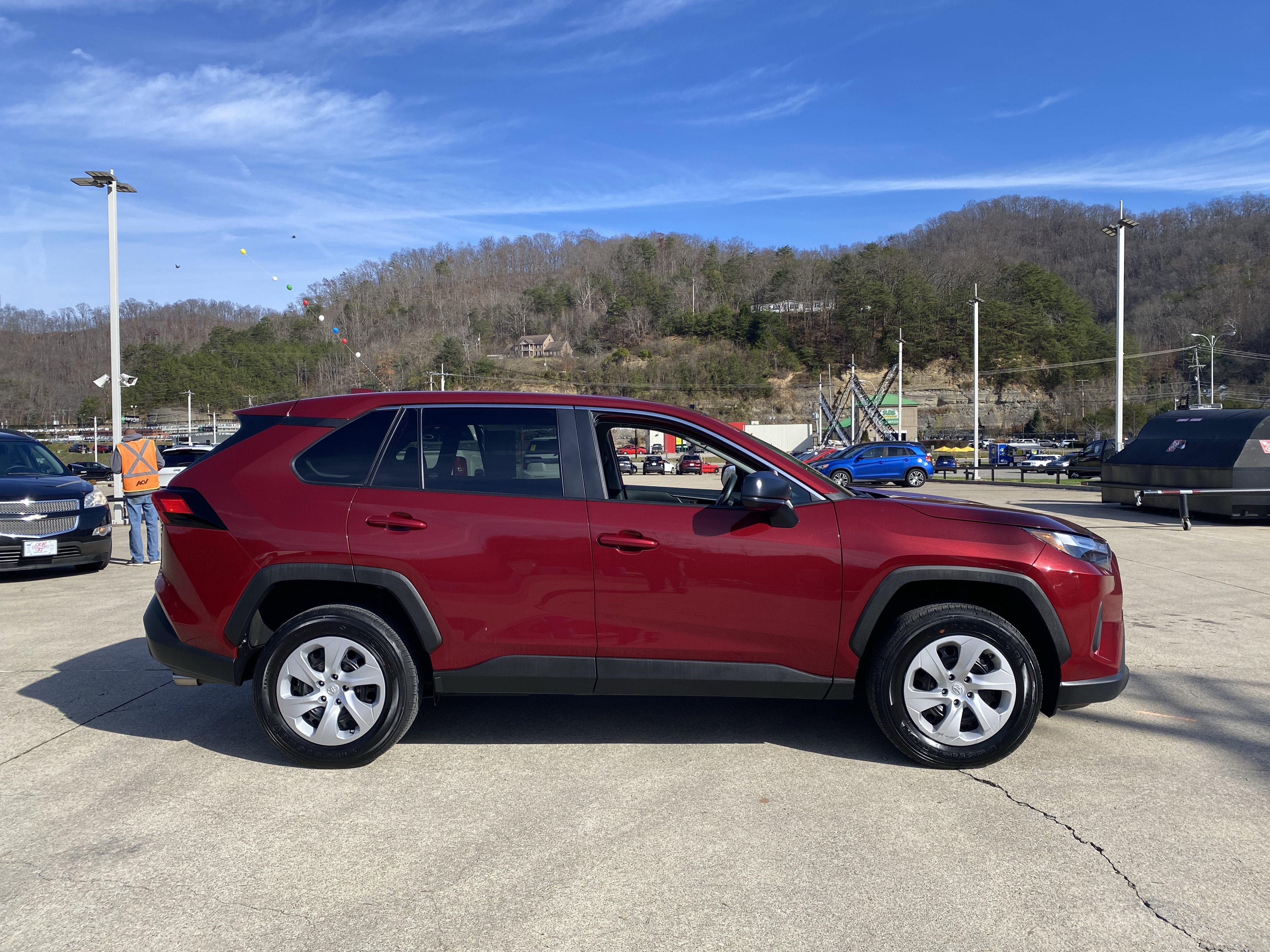 Used 2024 Toyota RAV4 LE image 30