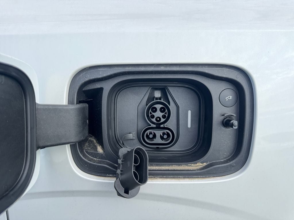 New 2026 Volvo EX90 Ultra AWD/4WD image 10