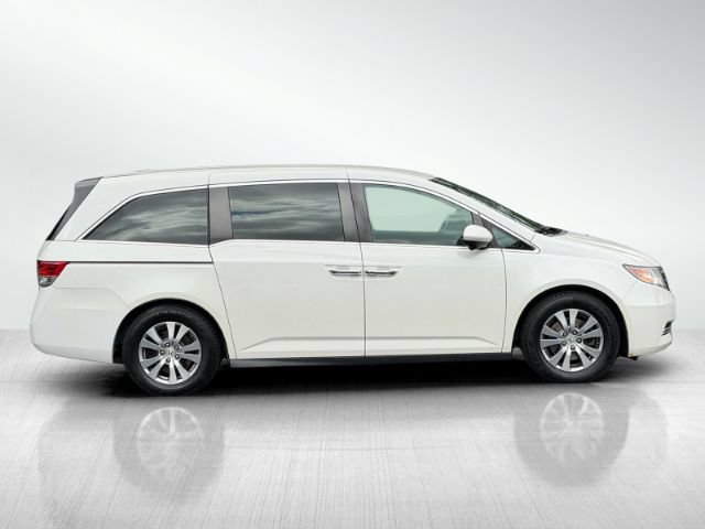 Used 2016 Honda Odyssey SE image 2