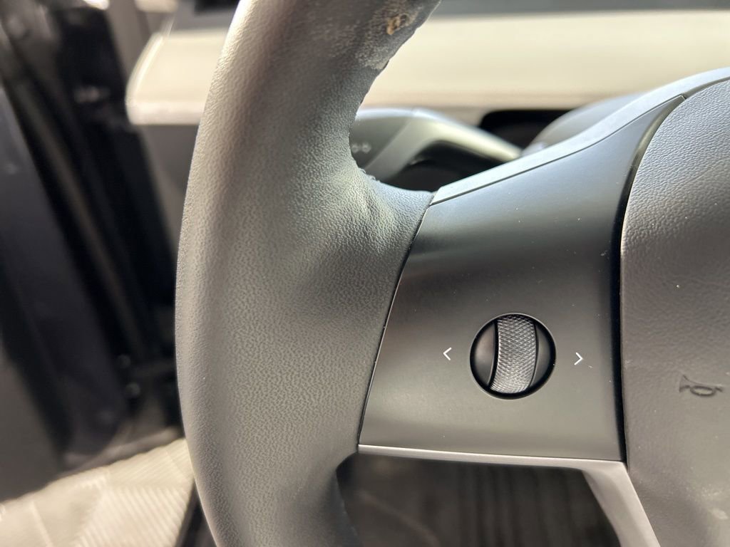 Used 2024 Tesla Model Y Long Range image 18