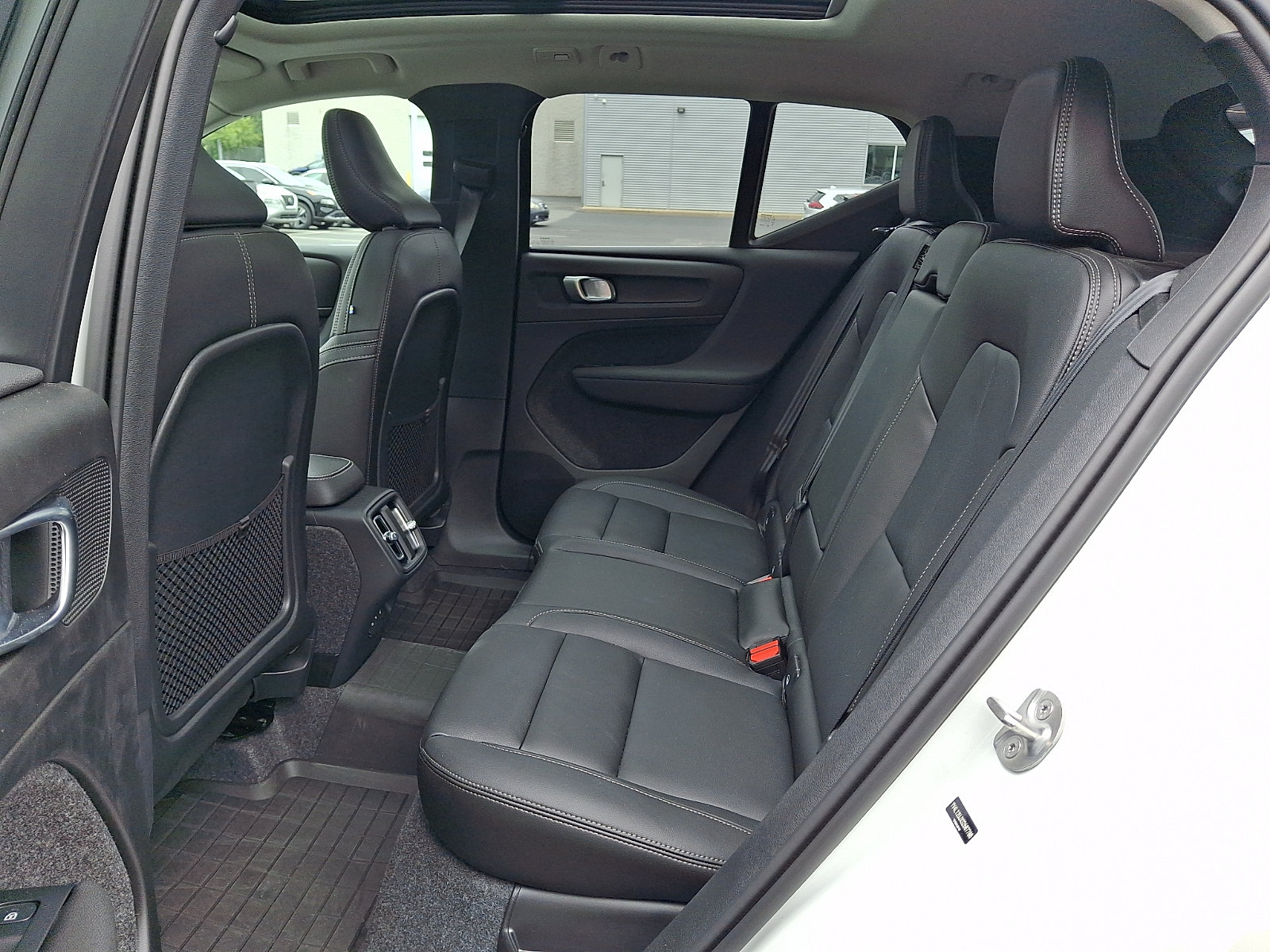 Used 2025 Volvo XC40 B5 Core w/ Protection Package Premier AWD/4WD image 10