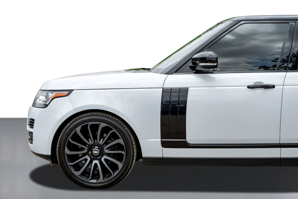 Used 2017 Land Rover Range Rover Supercharged image 10