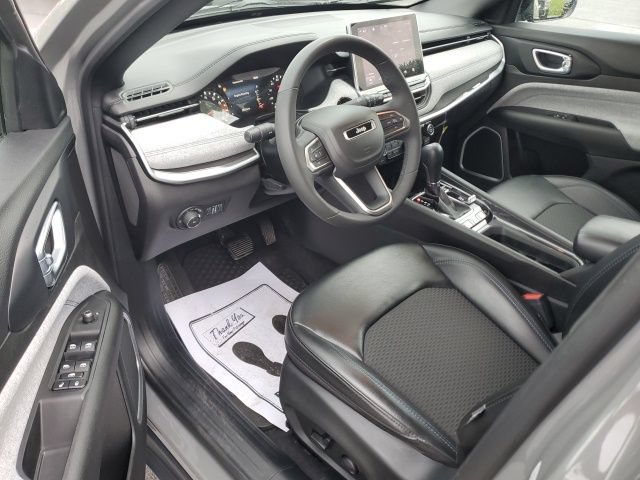 Used 2023 Jeep Compass Latitude w/ Convenience Group AWD/4WD image 12