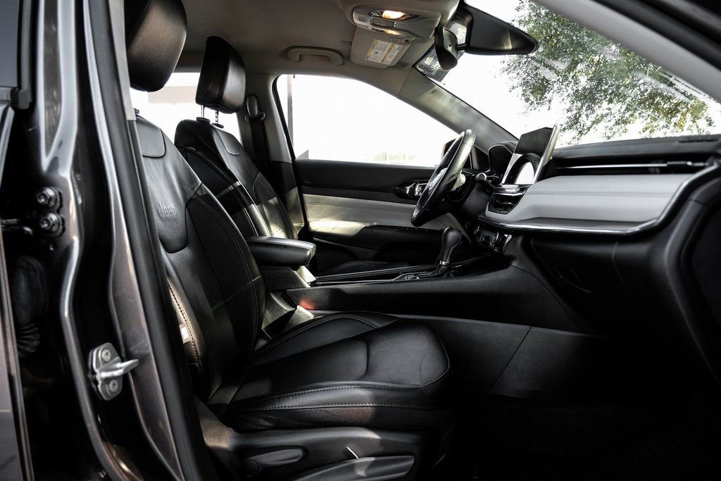 Used 2022 Jeep Compass Limited image 46