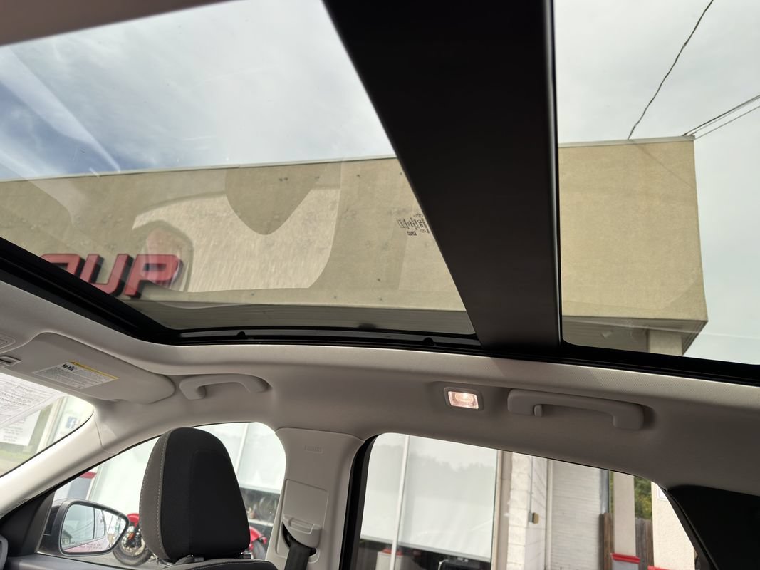 Used 2022 Ford Escape SE w/ SE Sport Appearance Package AWD/4WD image 39