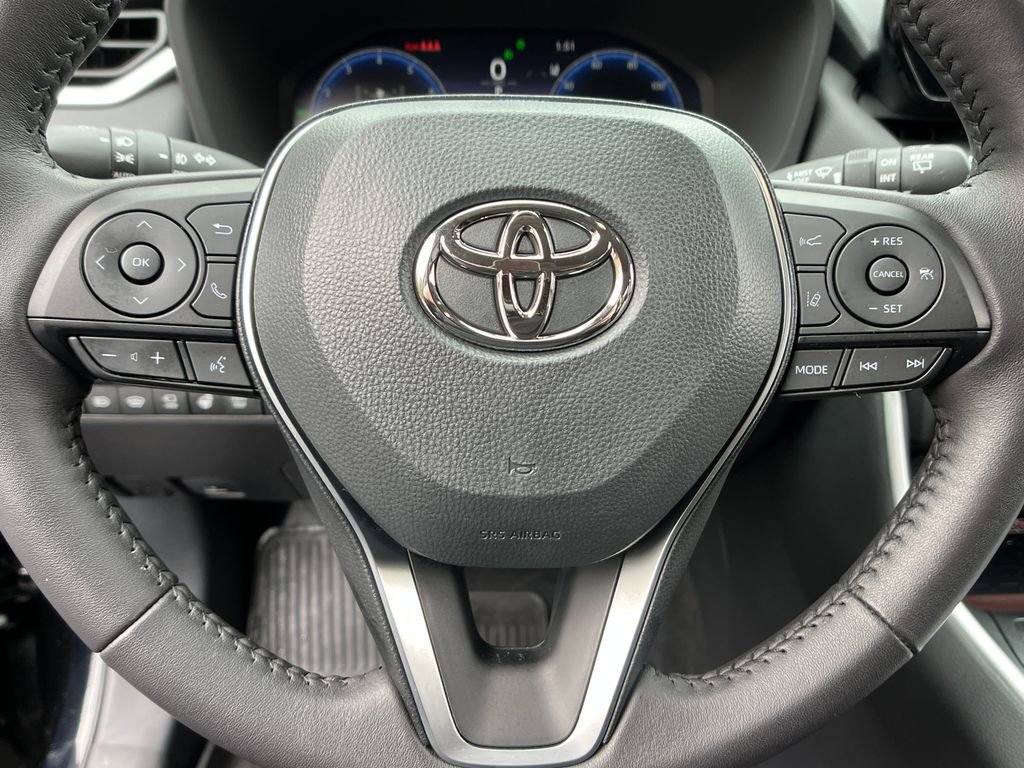 Used 2025 Toyota RAV4 Limited w/ Advanced Technology Package image 14
