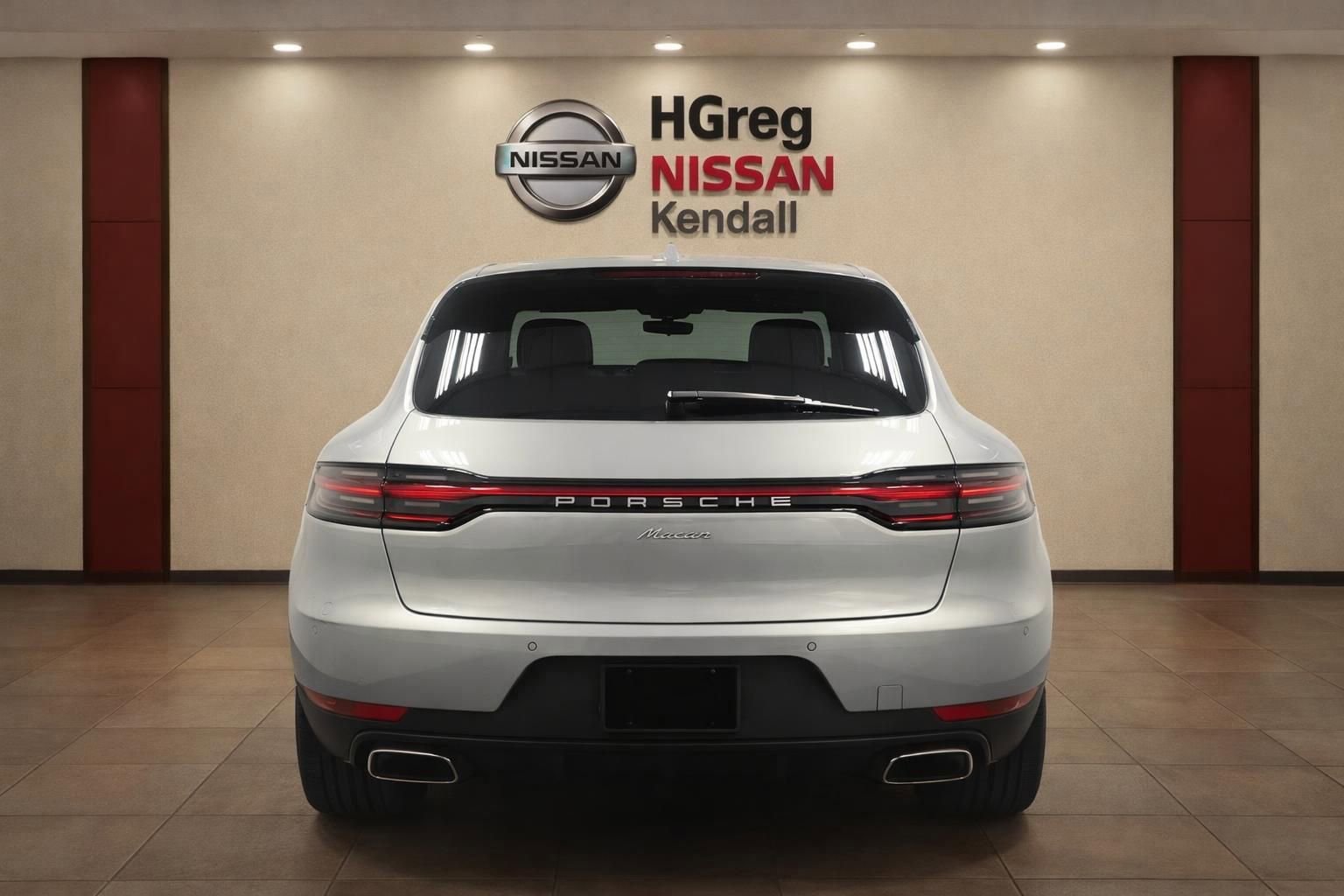 Used 2021 Porsche Macan AWD/4WD image 5