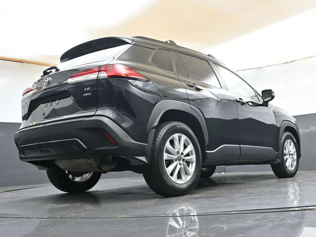 Used 2025 Toyota Corolla Cross LE AWD/4WD image 33