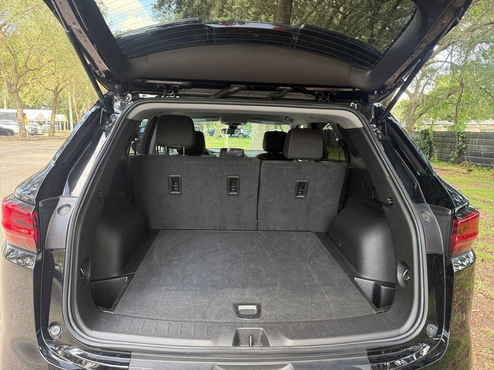 Used 2025 Chevrolet Blazer LT FWD image 29