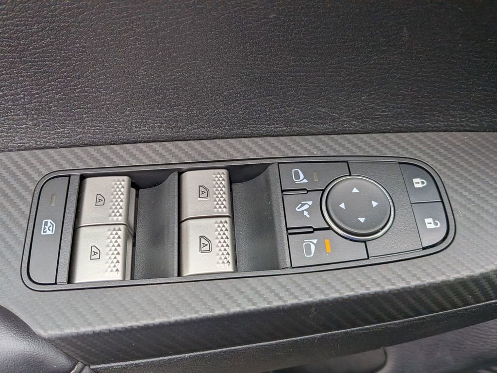 Used 2024 Mitsubishi Outlander SE AWD/4WD image 14
