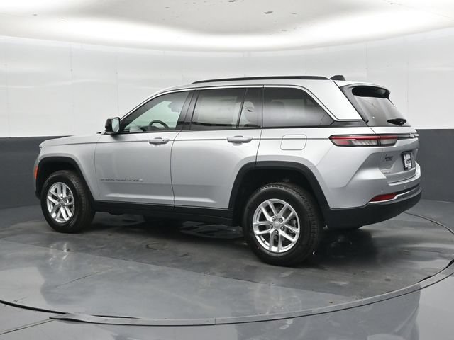 New 2026 Jeep Grand Cherokee Laredo w/ Trailer Tow Package AWD/4WD image 25