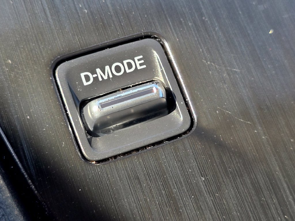 Used 2025 Nissan Rogue SV FWD image 5