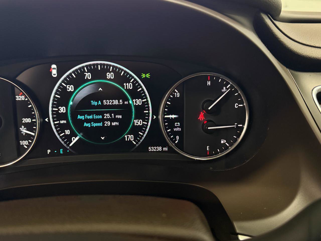 Used 2019 Buick LaCrosse Essence w/ Sun and Shade Package image 4