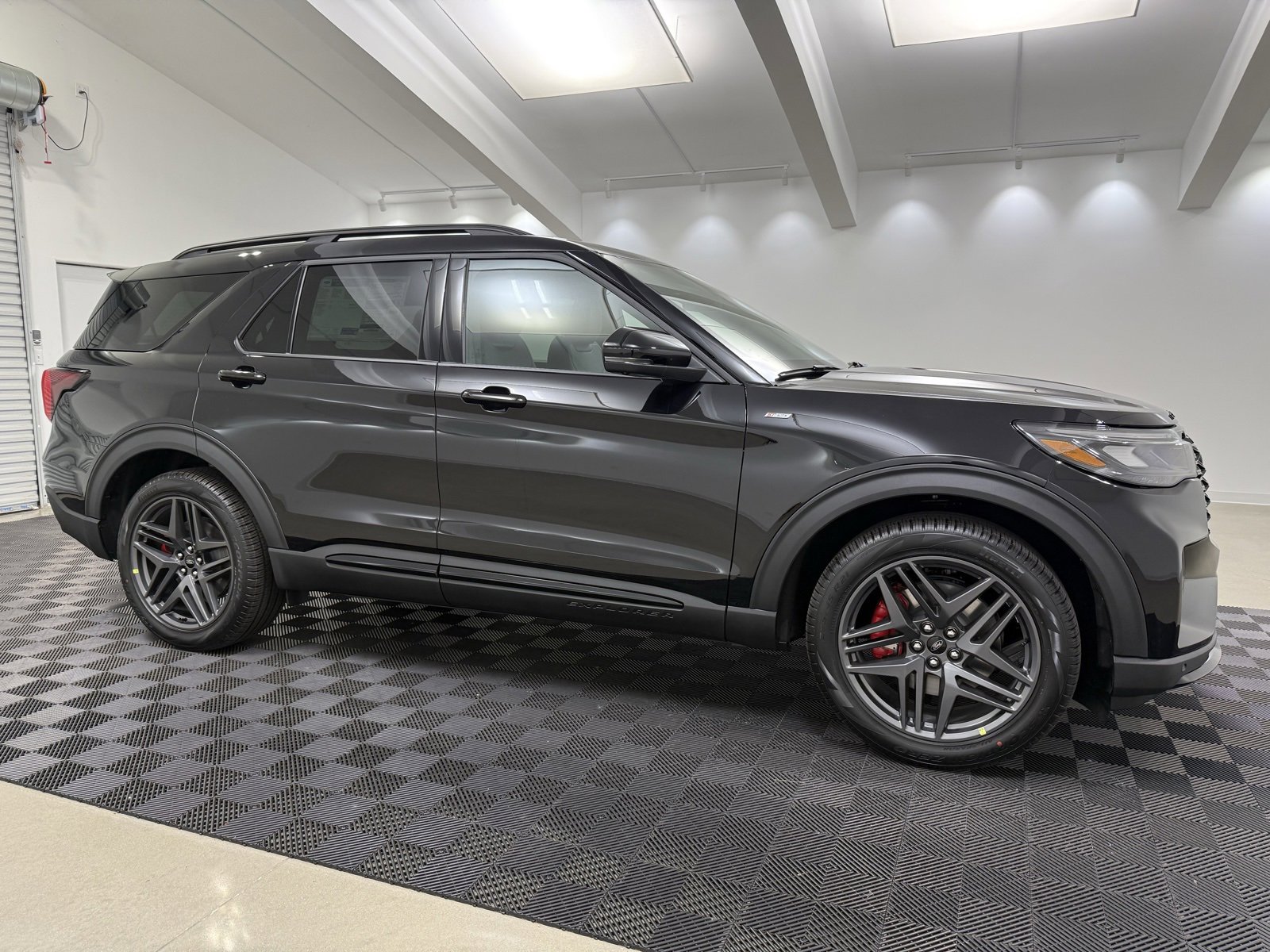 New 2025 Ford Explorer ST-Line