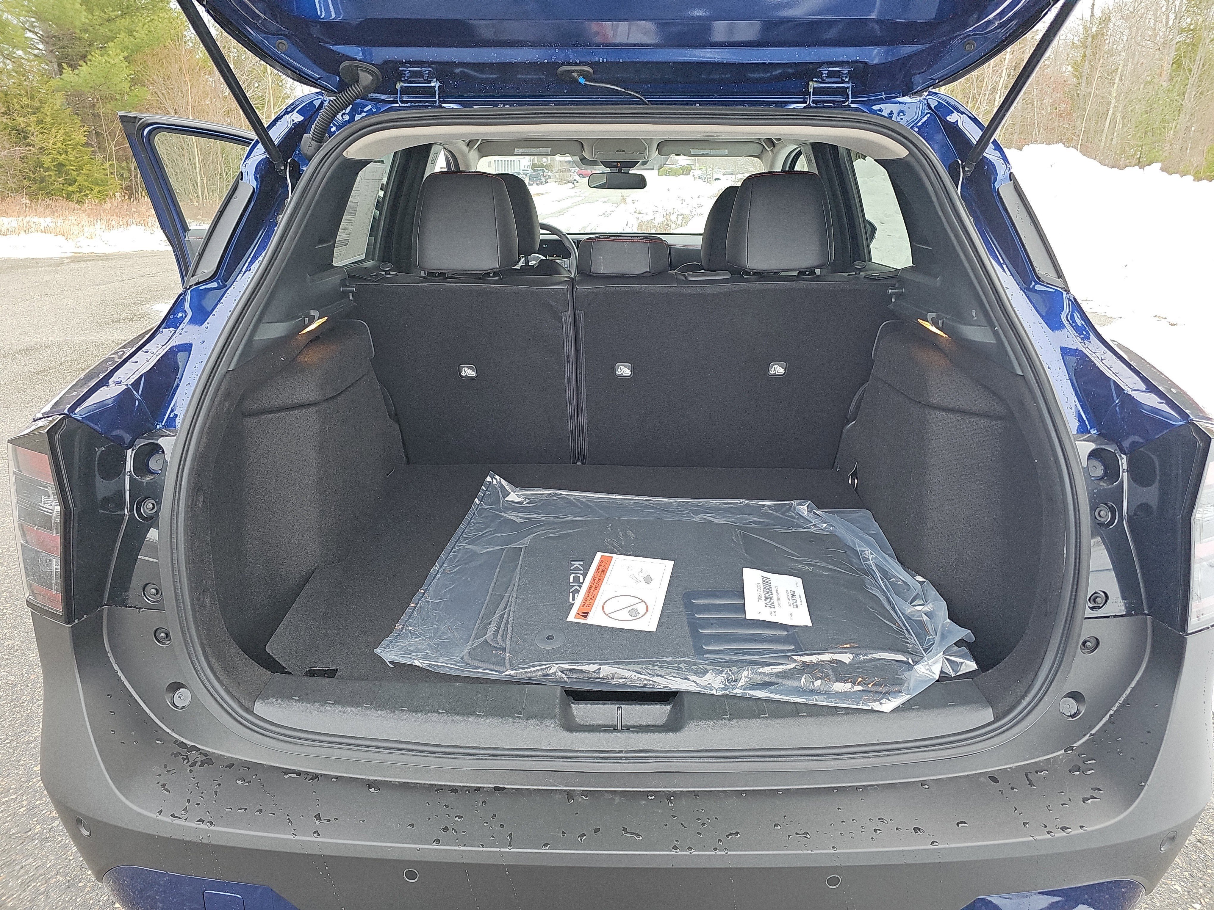 New 2026 Nissan Kicks SR w/ Cold Weather Package AWD/4WD image 16