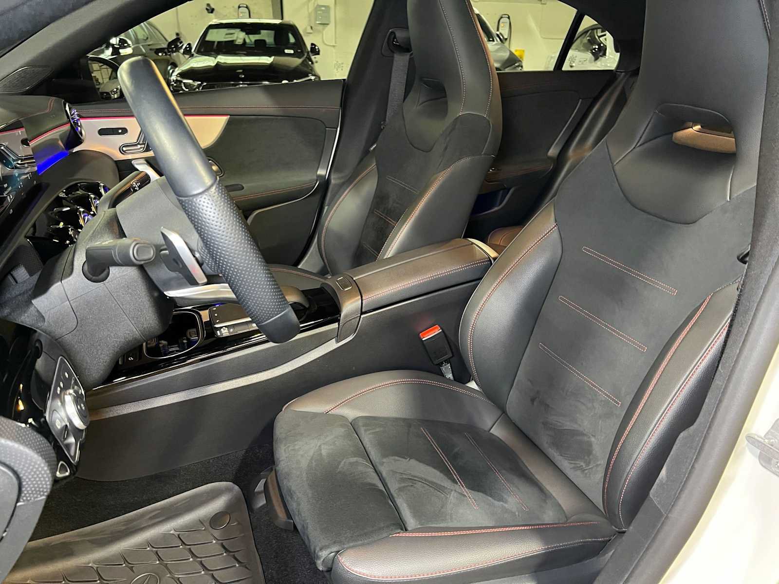 Used 2023 Mercedes-Benz CLA 250 4MATIC image 24