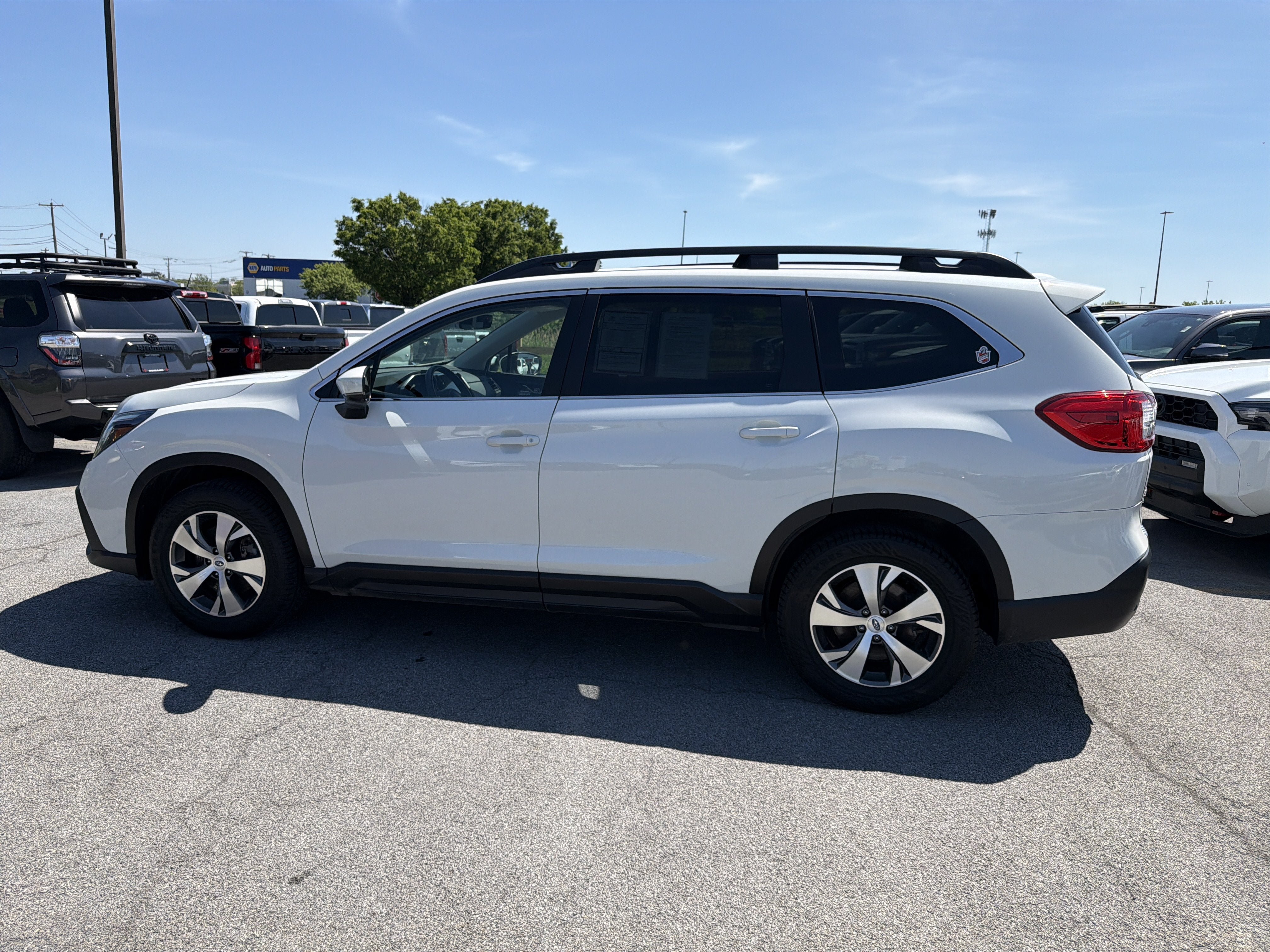 Used 2024 Subaru Ascent Premium w/ Convenience Package AWD/4WD image 5