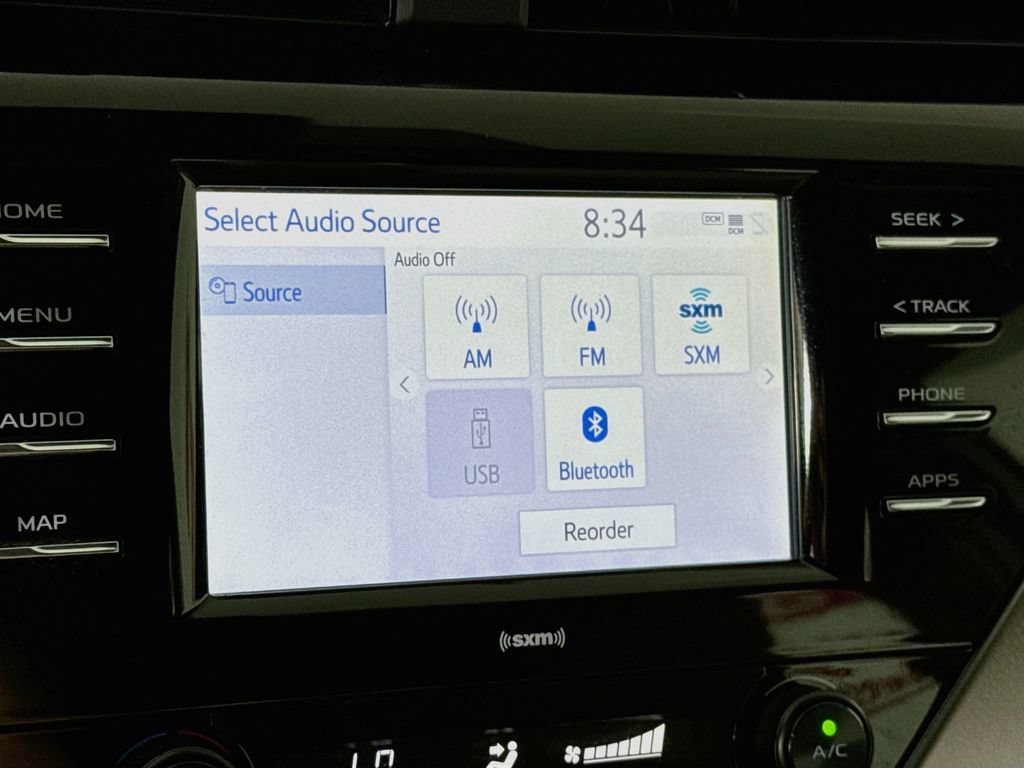 Used 2020 Toyota Camry SE FWD image 7