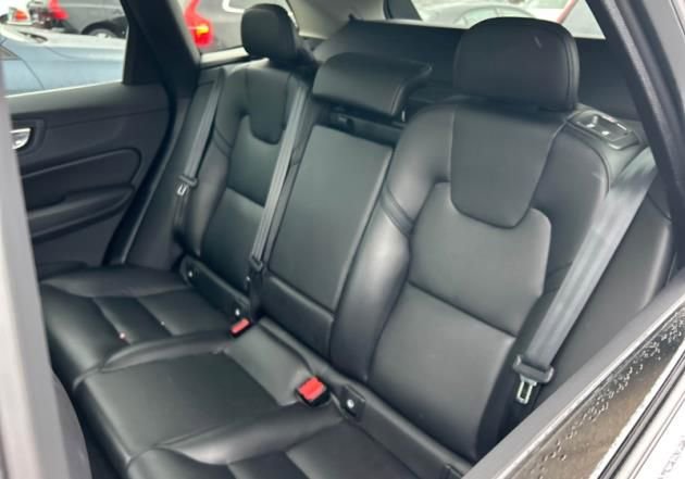 Used 2023 Volvo XC60 B5 Core w/ Climate Package image 6