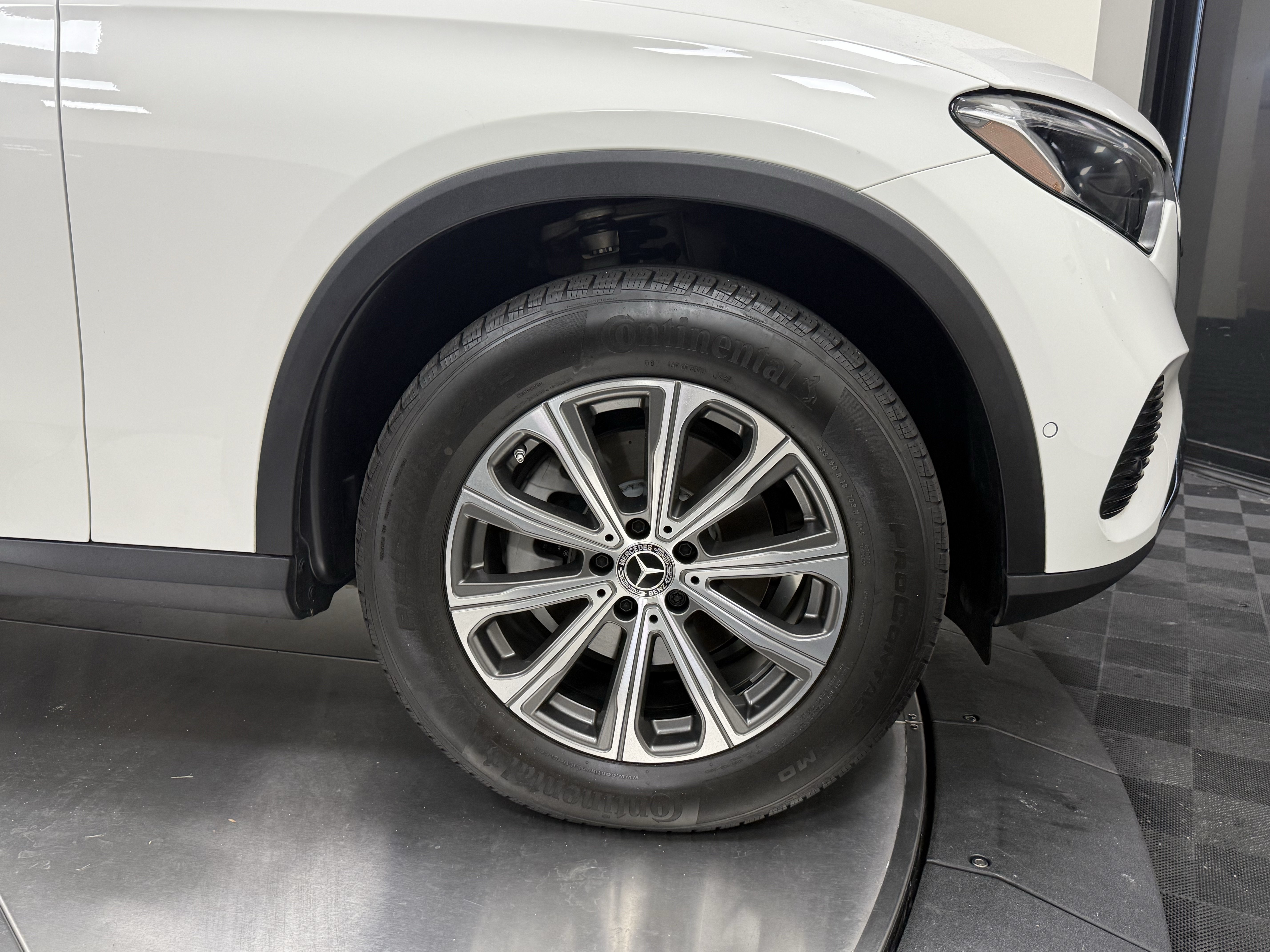 Used 2024 Mercedes-Benz GLC 300 4MATIC image 10