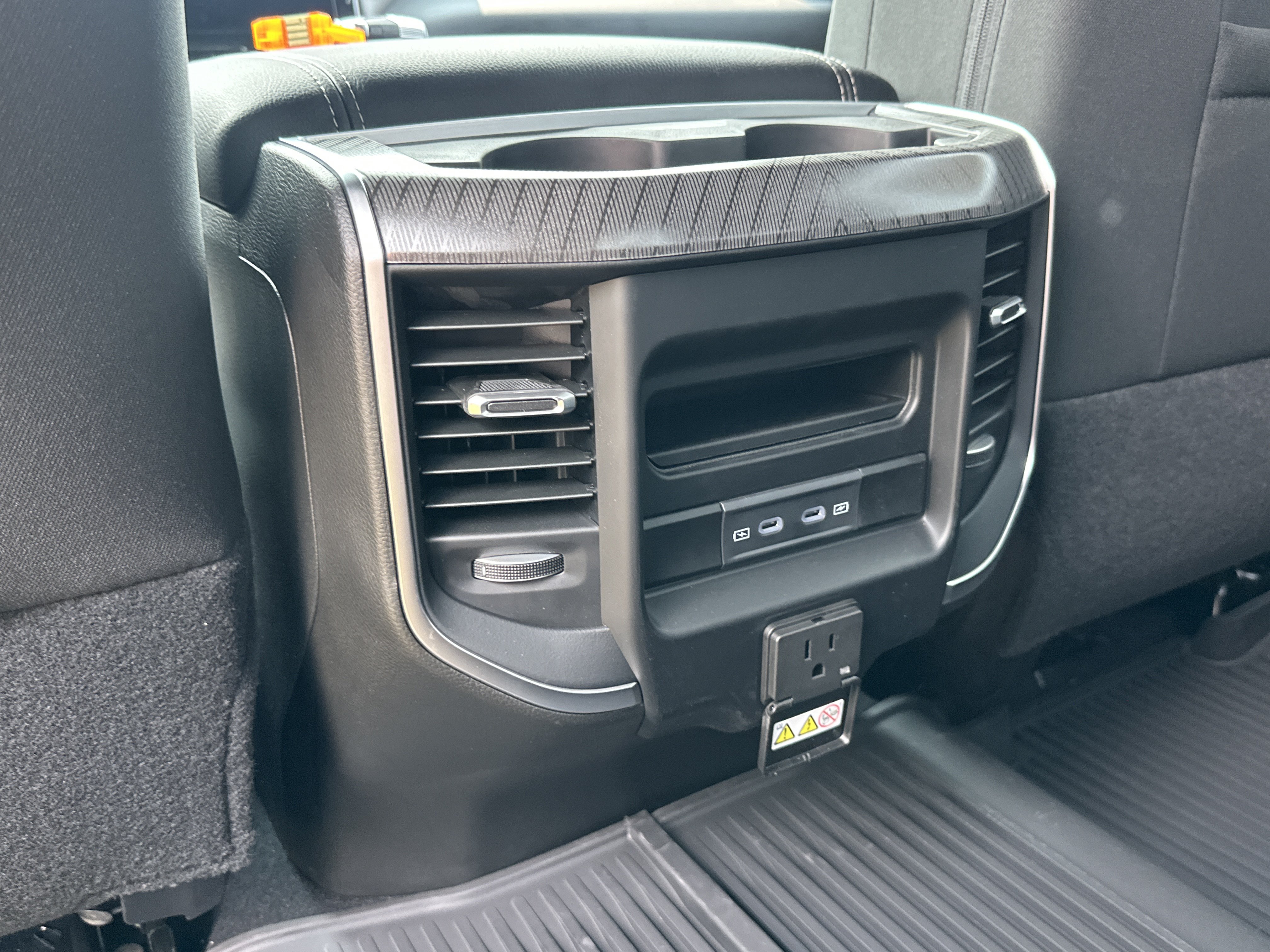 New 2026 RAM 3500 Big Horn AWD/4WD image 33