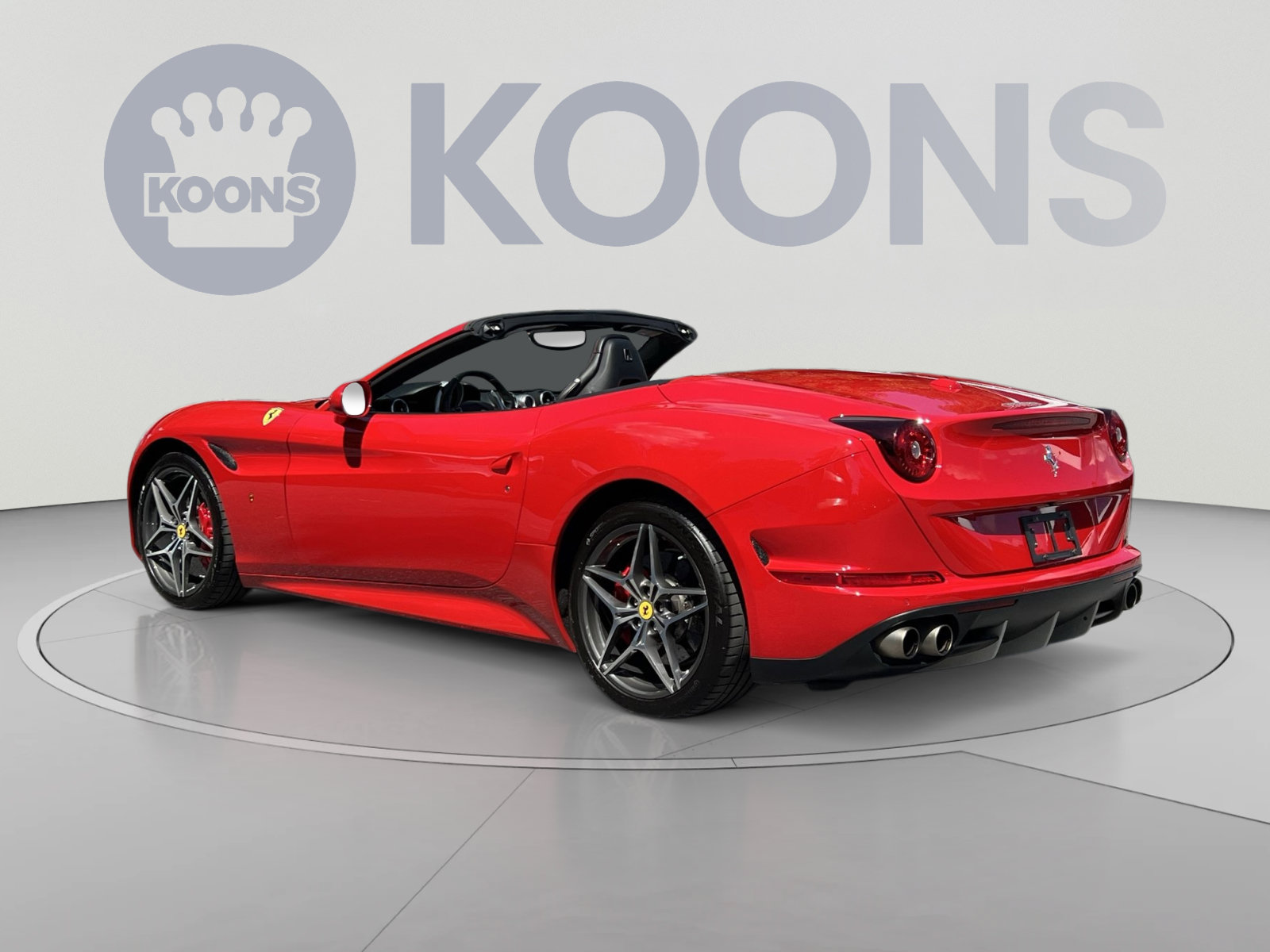 Used 2016 Ferrari California T RWD image 8