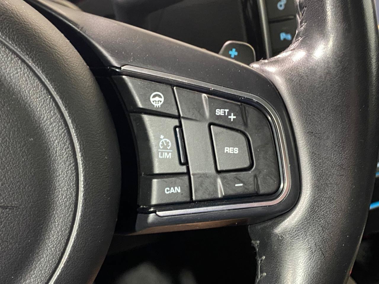 Used 2017 Jaguar F-PACE Prestige AWD/4WD image 29