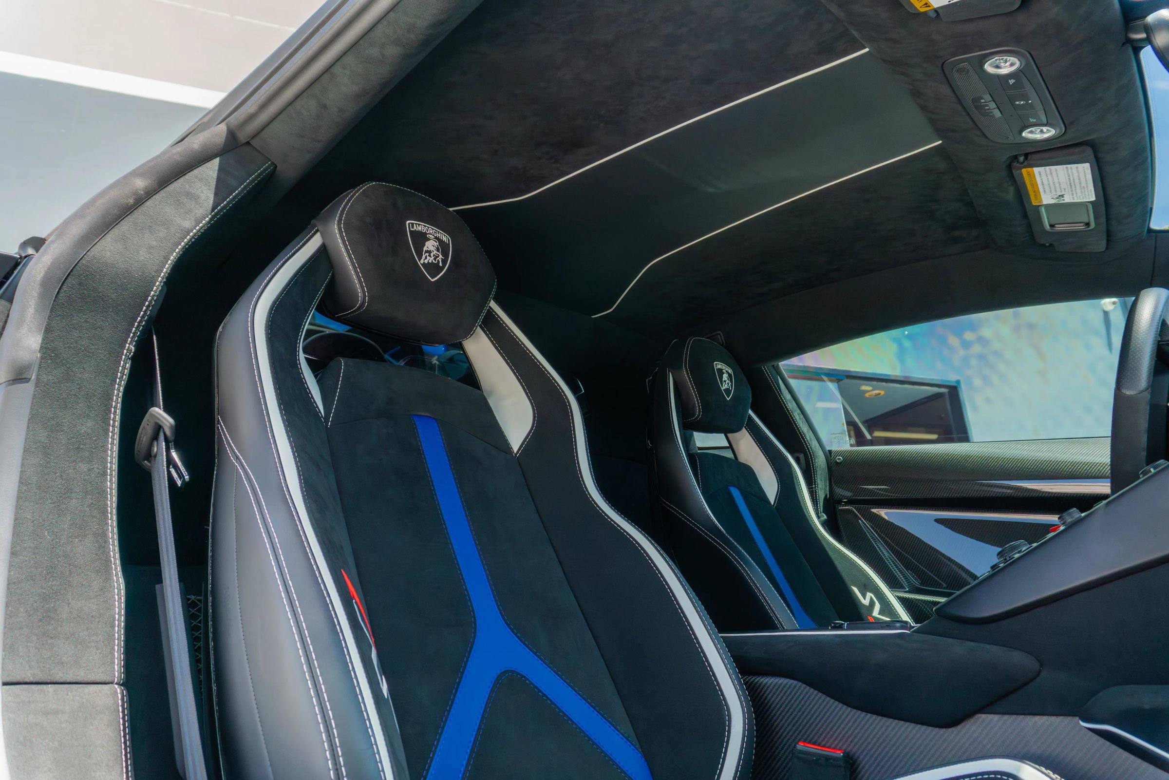 Used 2019 Lamborghini Aventador SVJ AWD/4WD image 13