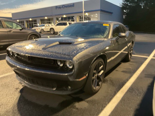Used 2019 Dodge Challenger SXT w/ Blacktop Package RWD image 9