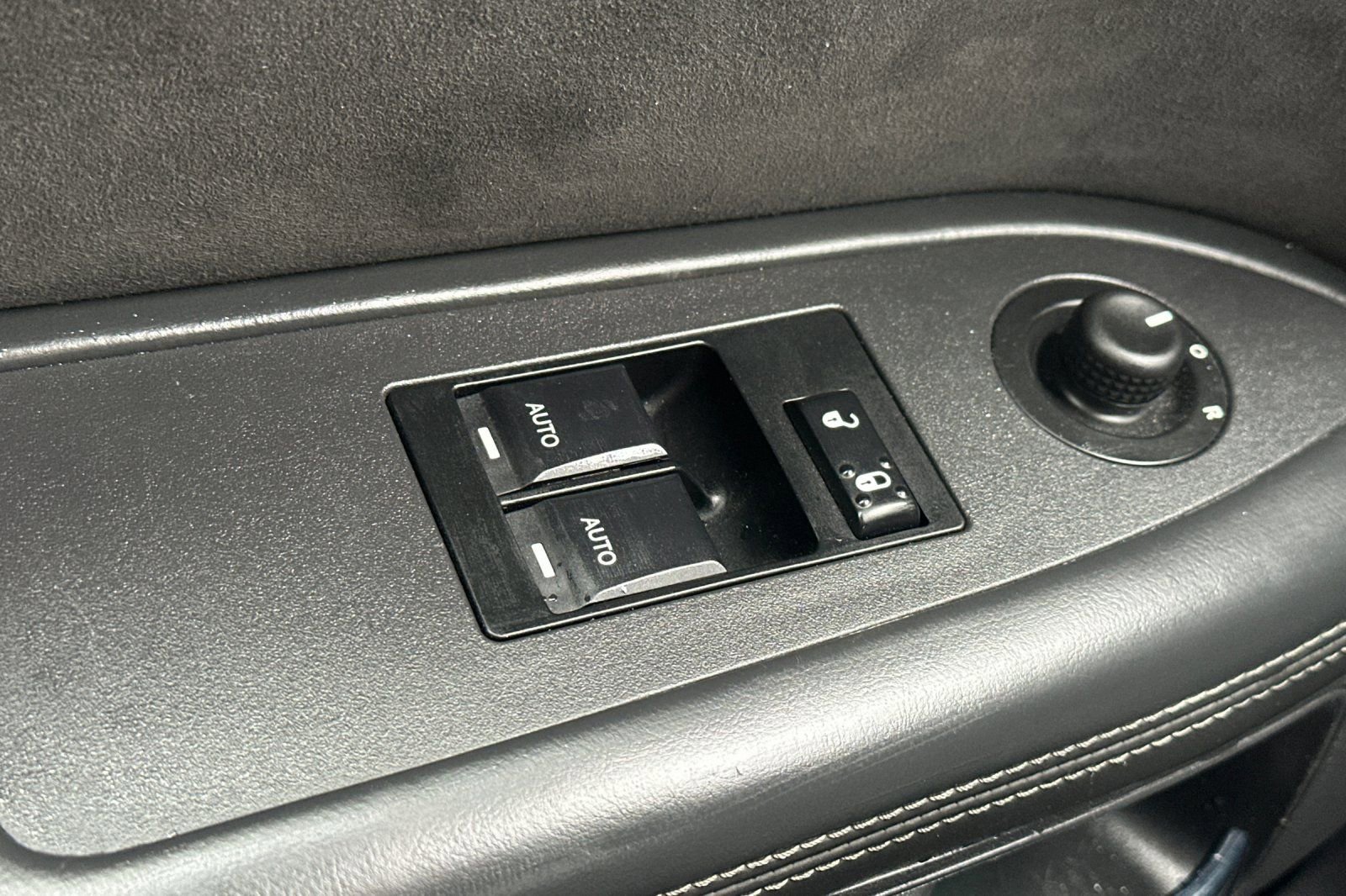 Used 2009 Dodge Challenger SRT8 w/ SRT Option Group II image 12