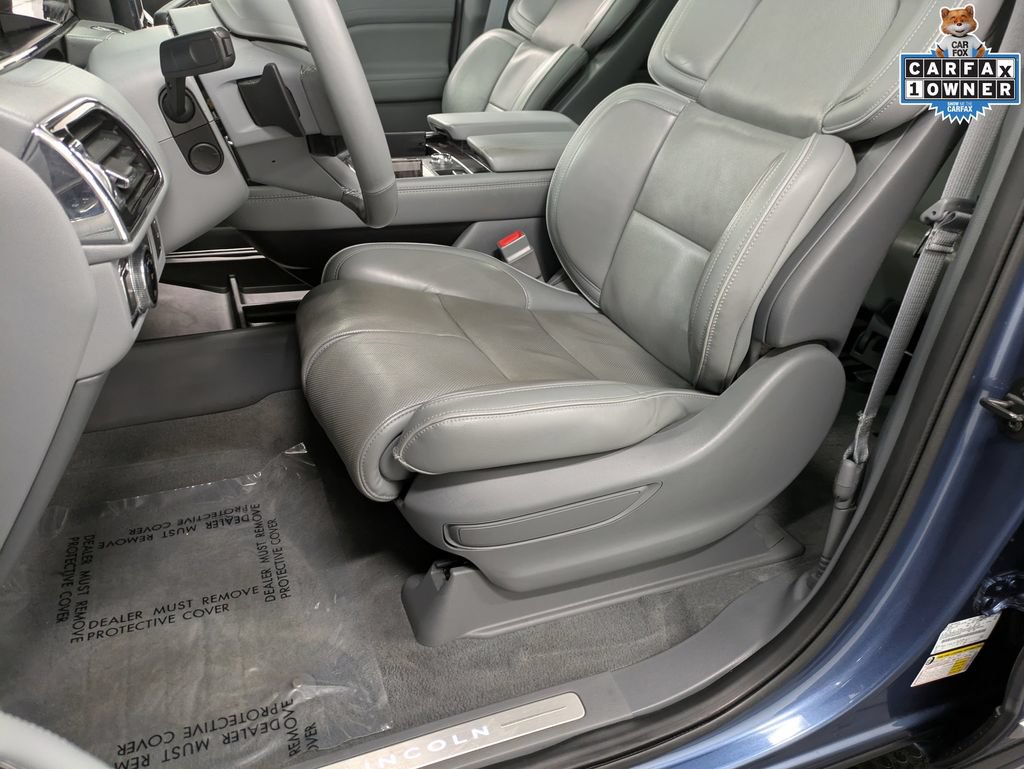 Used 2019 Lincoln Navigator Select w/ Technology Package AWD/4WD image 12