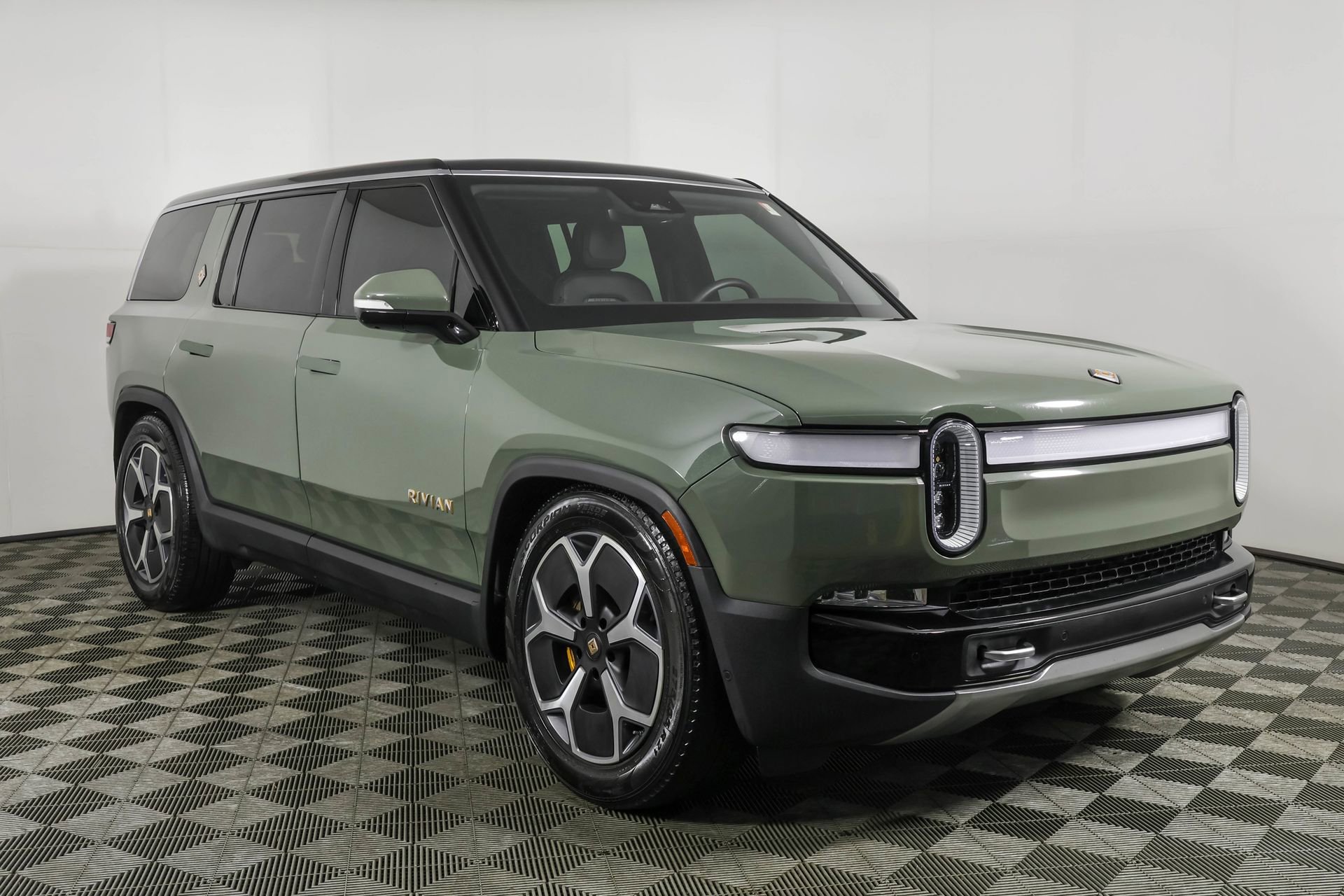 Used 2022 Rivian R1S Launch Edition image 14