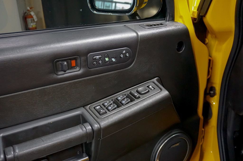 Used 2005 HUMMER H2 w/ Preferred Equipment Group image 47