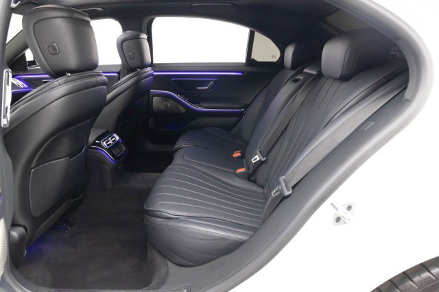 Used 2022 Mercedes-Benz S 500 4MATIC w/ AMG Line Package image 38