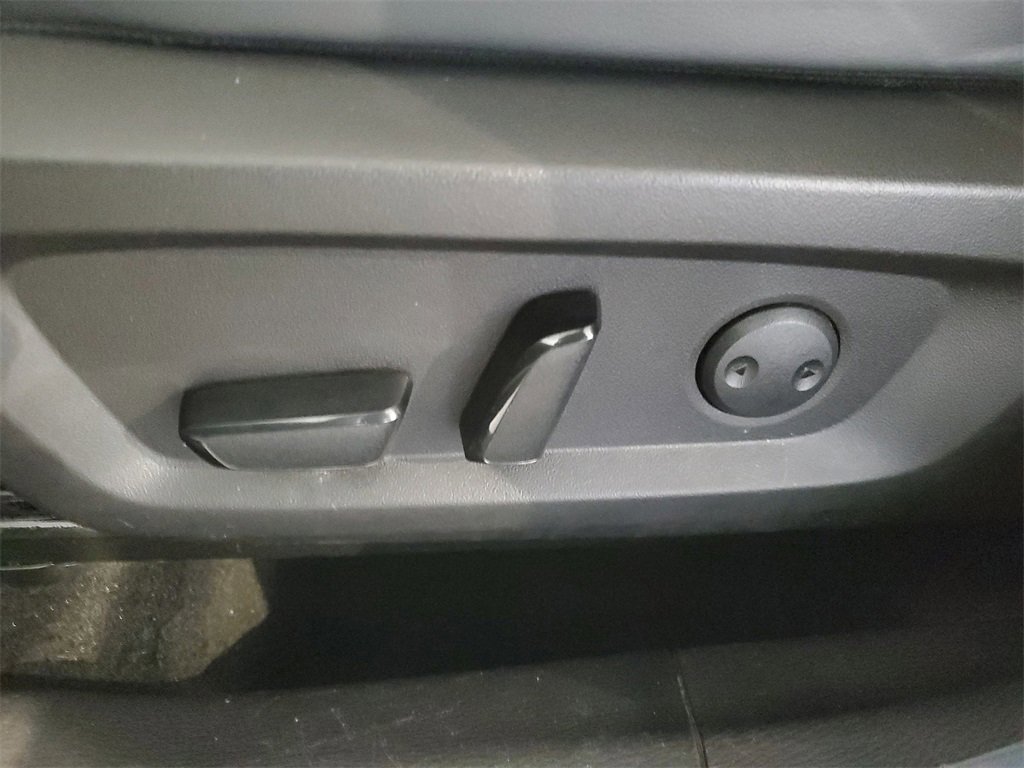 Used 2024 Mitsubishi Outlander SE image 16