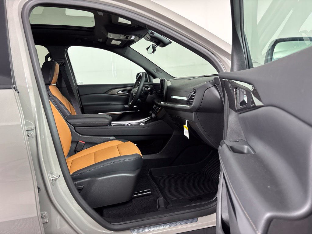 New 2027 Chevrolet Traverse Z71 w/ Enhanced Driving Package AWD/4WD image 8