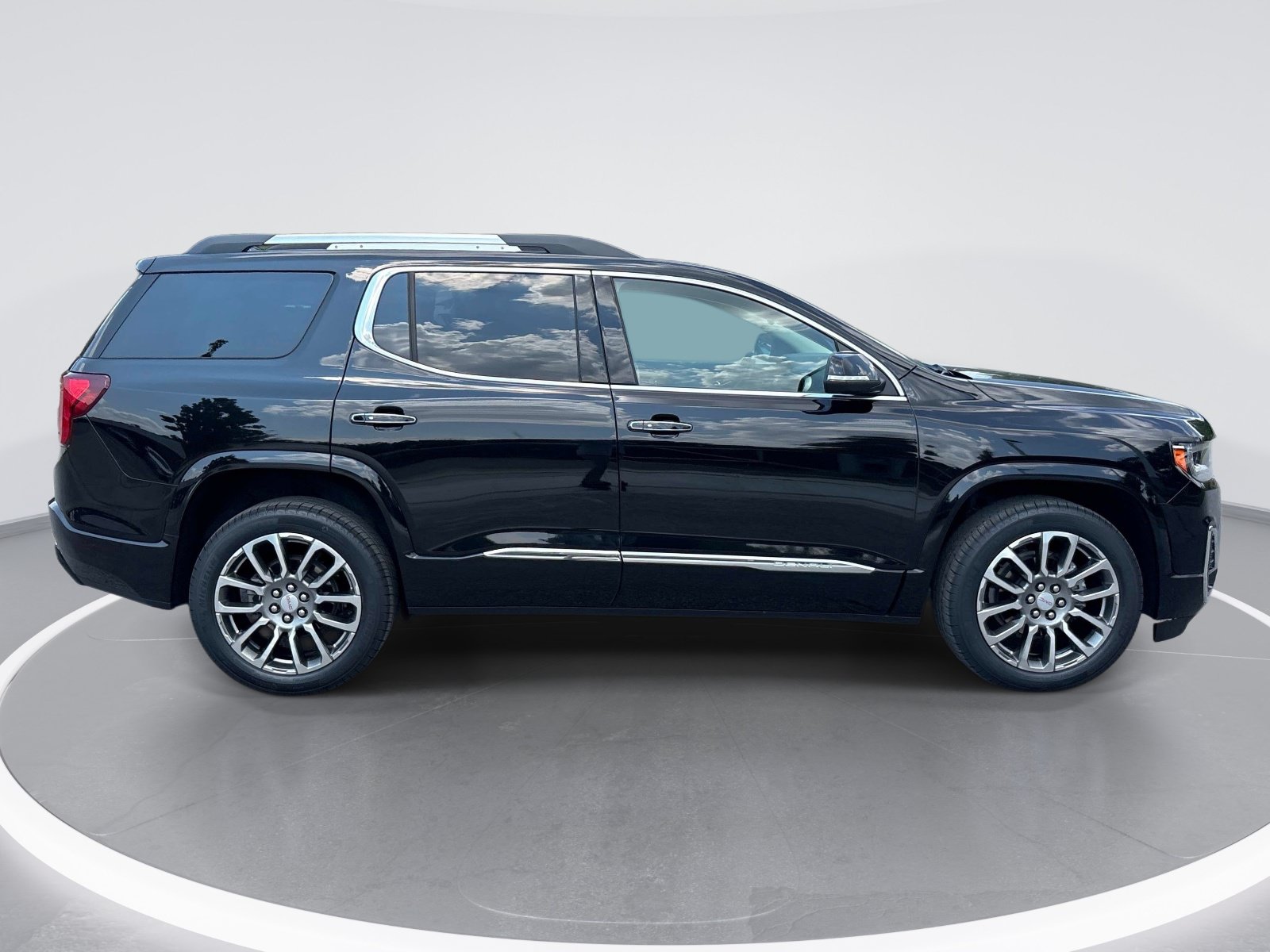 Used 2023 GMC Acadia Denali w/ Denali Ultimate Package AWD/4WD image 9