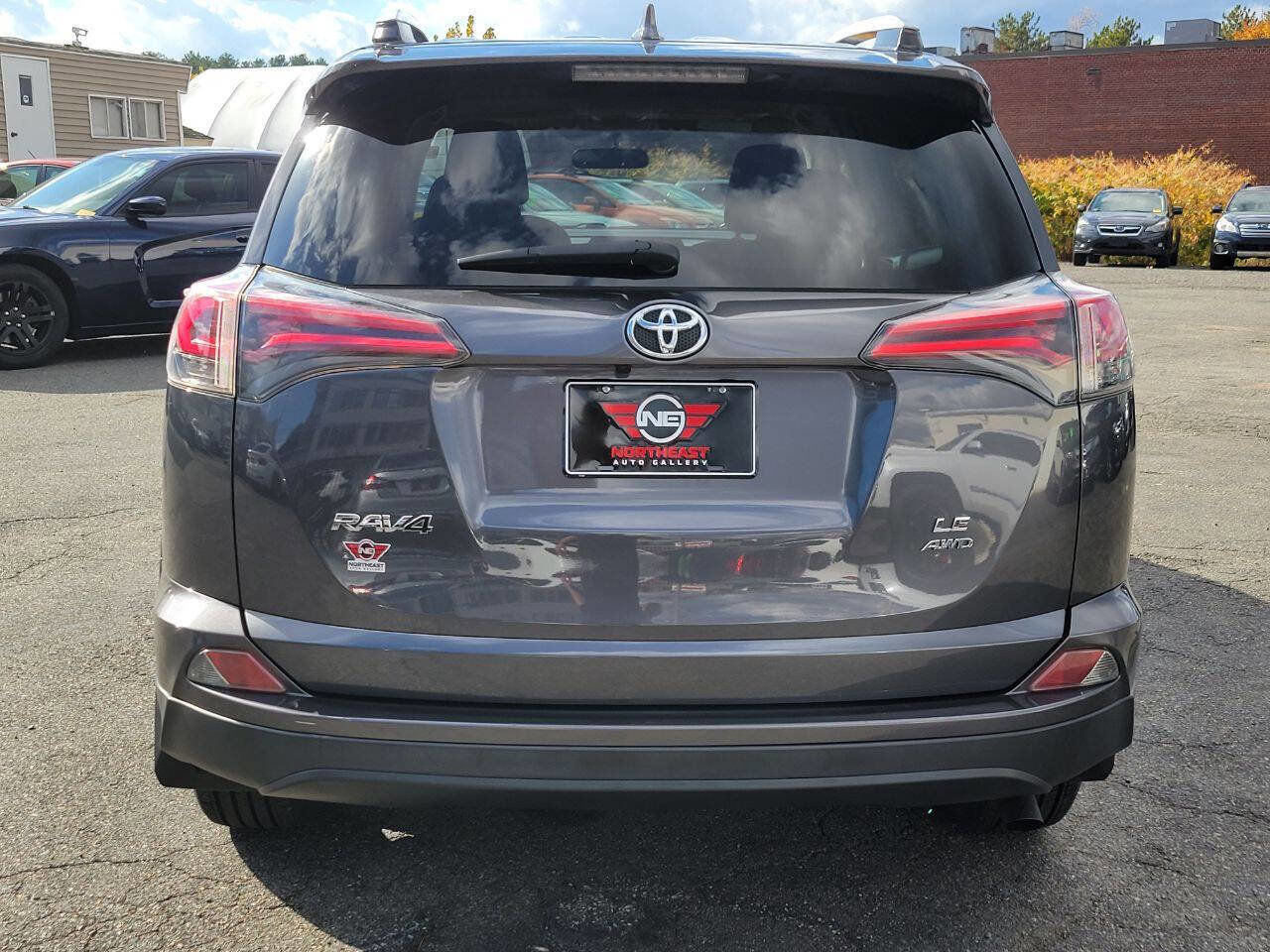Used 2016 Toyota RAV4 LE AWD/4WD image 7
