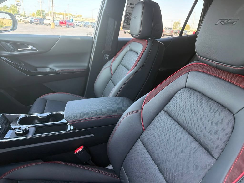 New 2027 Chevrolet Equinox RS w/ LPO, Floor Liner Package FWD image 11
