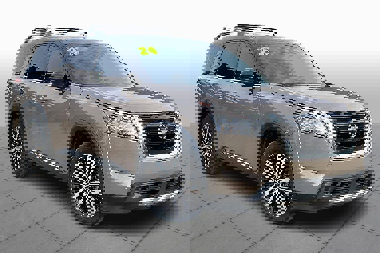 Used 2024 Nissan Pathfinder Platinum w/ Cargo Package image 4