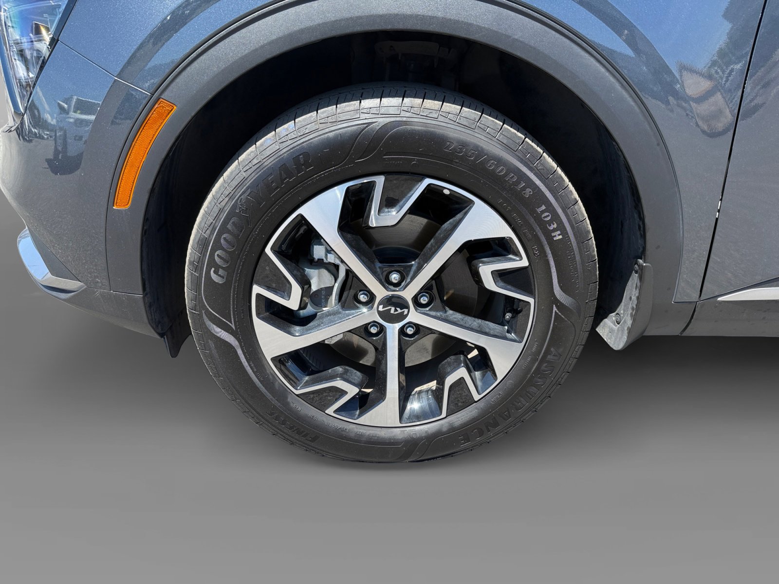 Used 2025 Kia Sportage EX AWD/4WD image 9