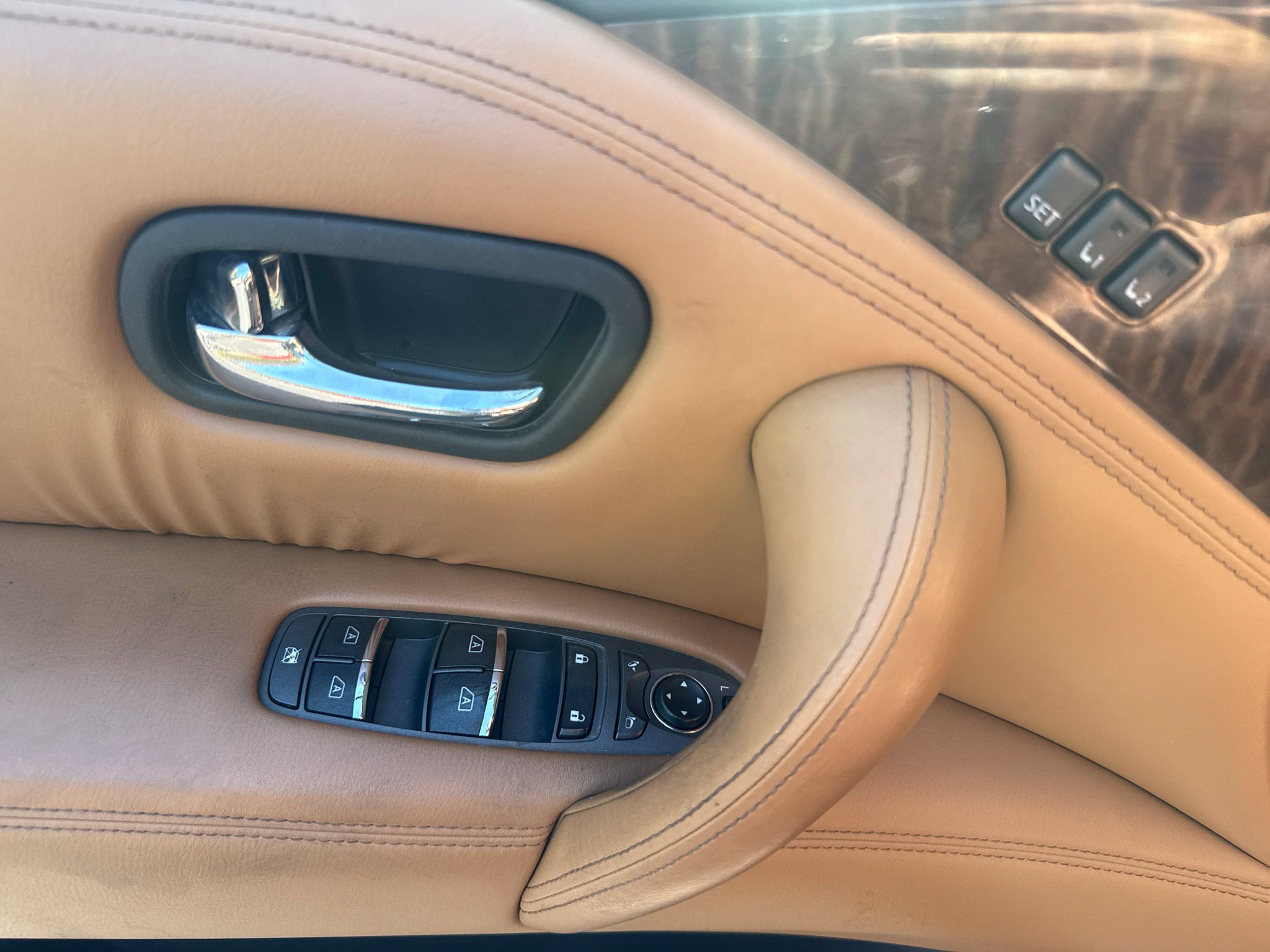 Used 2017 Nissan Armada Platinum AWD/4WD image 25